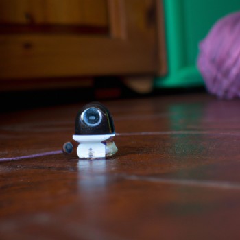 Est-ce qu'un stylo caméra espion fonctionne dans l'obscurité ?