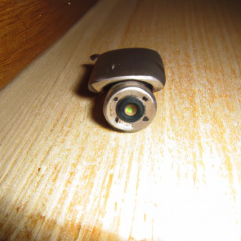 Est-il possible de contrôler une mini caméra espion à distance ?