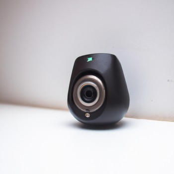 Comment puis-je configurer le contrôle d'accès sur les horloges murales, cameras espions WIFI ?